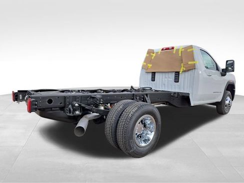 New 2026 GMC Sierra 3500 SLE w/ SLE Convenience Package AWD/4WD image 11