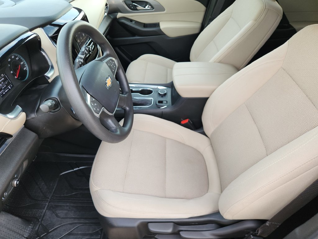 Used 2023 Chevrolet Traverse LS w/ Safety Package FWD image 13