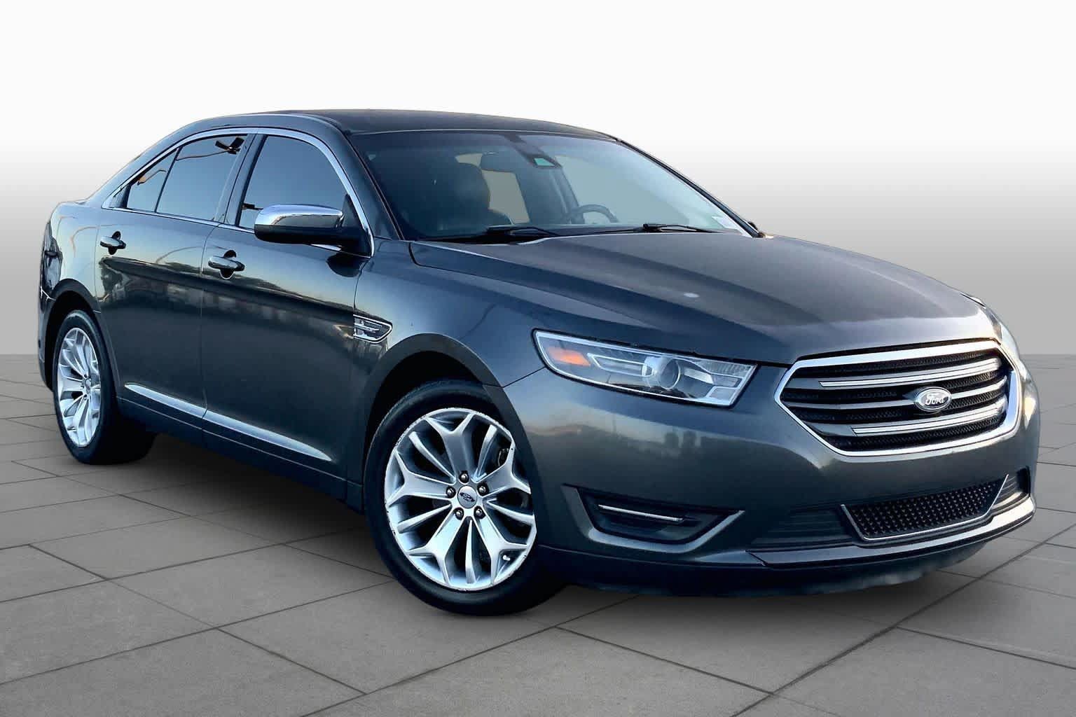 Used 2017 Ford Taurus Limited FWD image 3