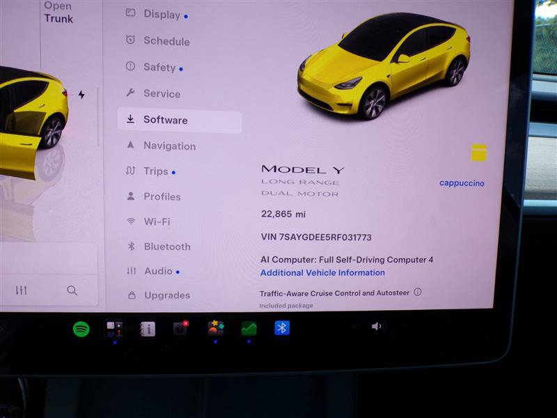 Used 2024 Tesla Model Y Long Range AWD/4WD image 9