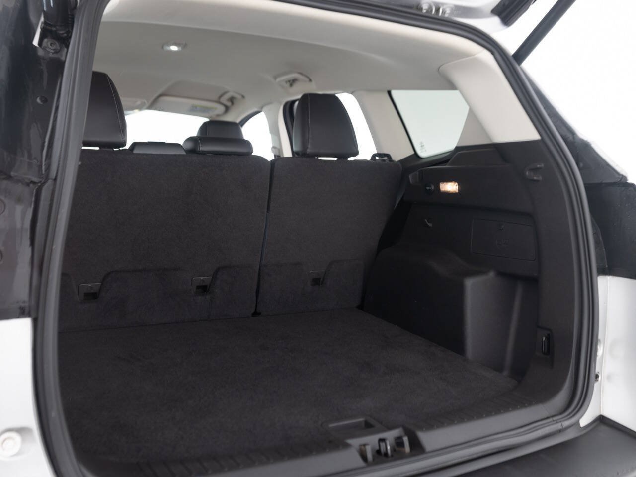 Used 2017 Ford Escape Titanium FWD image 40