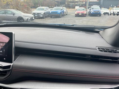 Used 2025 Jeep Compass Trailhawk image 34