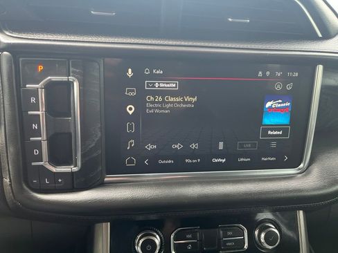 Used 2022 GMC Yukon Denali AWD/4WD image 18