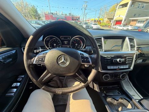Used 2014 Mercedes-Benz GL 450 4MATIC image 38