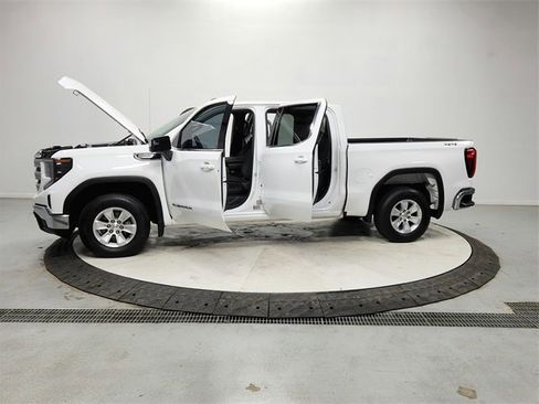 Used 2022 GMC Sierra 1500 SLE image 12