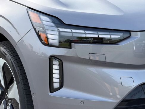 New 2026 Volvo EX90 Plus image 3