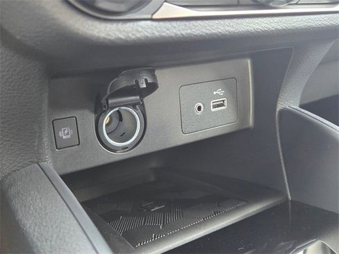 New 2025 Nissan Versa SV image 23