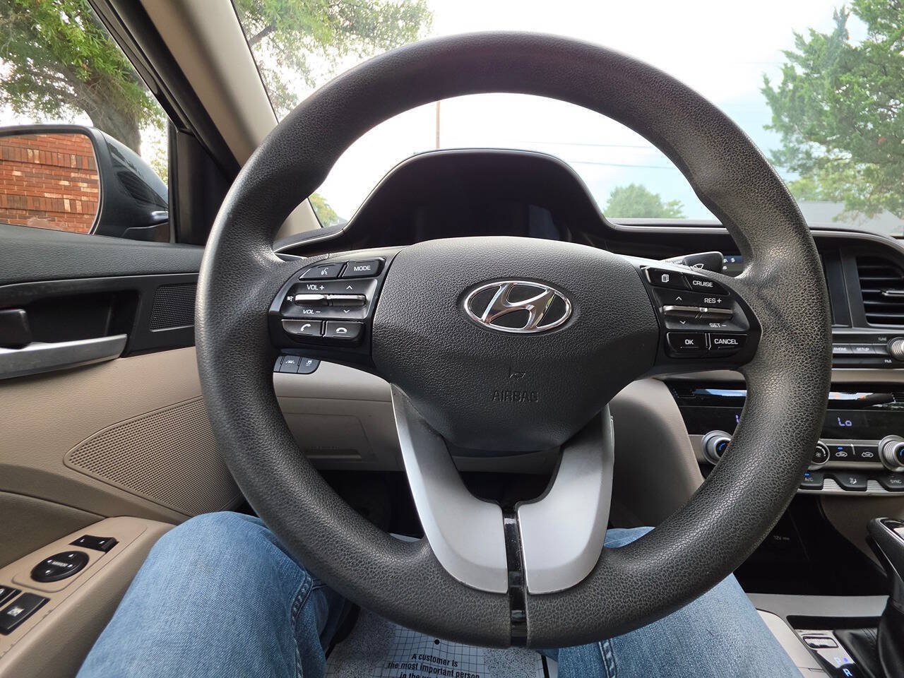 Used 2020 Hyundai Elantra SEL FWD image 31