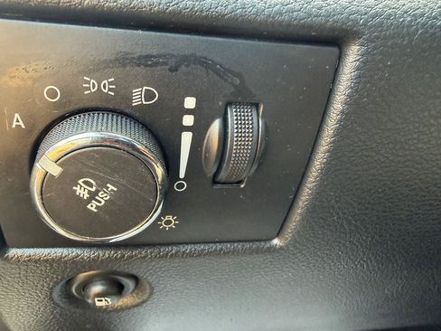 Used 2011 Jeep Grand Cherokee Laredo w/ Security & Convenience Group AWD/4WD image 18
