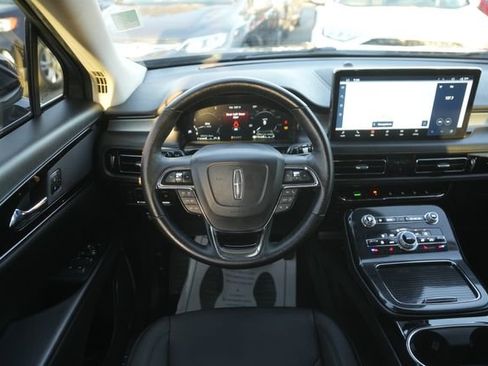 Used 2023 Lincoln Nautilus FWD w/ Premium Package image 21