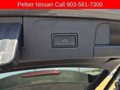 Used 2024 Volkswagen Atlas SE image 11