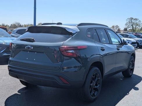 New 2026 Chevrolet Trax LT w/ Driver Confidence Package FWD image 7