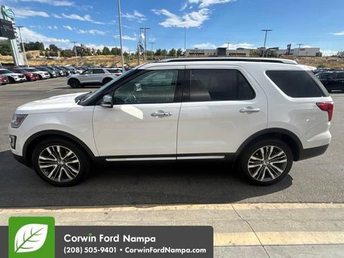 Used 2017 Ford Explorer Platinum AWD/4WD image 4