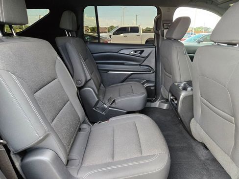 Used 2024 Chevrolet Traverse LT w/ Enhanced Driving Package FWD image 27