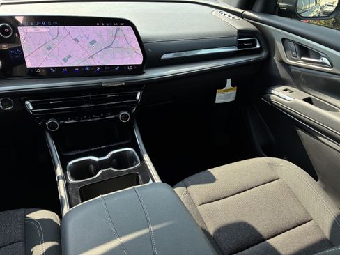 Used 2026 Chevrolet Traverse LT w/ Driver Confidence Package FWD image 20