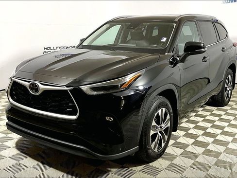 Used 2021 Toyota Highlander XLE image 1