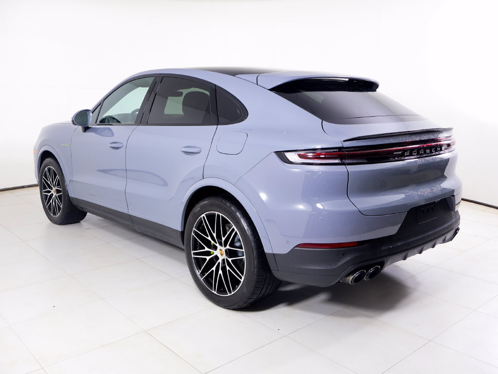 Certified 2026 Porsche Cayenne E-Hybrid Coupe AWD/4WD image 3