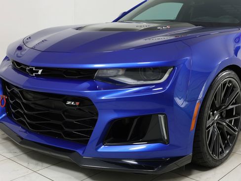 Used 2018 Chevrolet Camaro ZL1 image 45