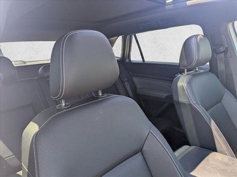 Used 2023 Volkswagen Atlas Cross Sport SE w/ Panoramic Sunroof Package FWD image 19