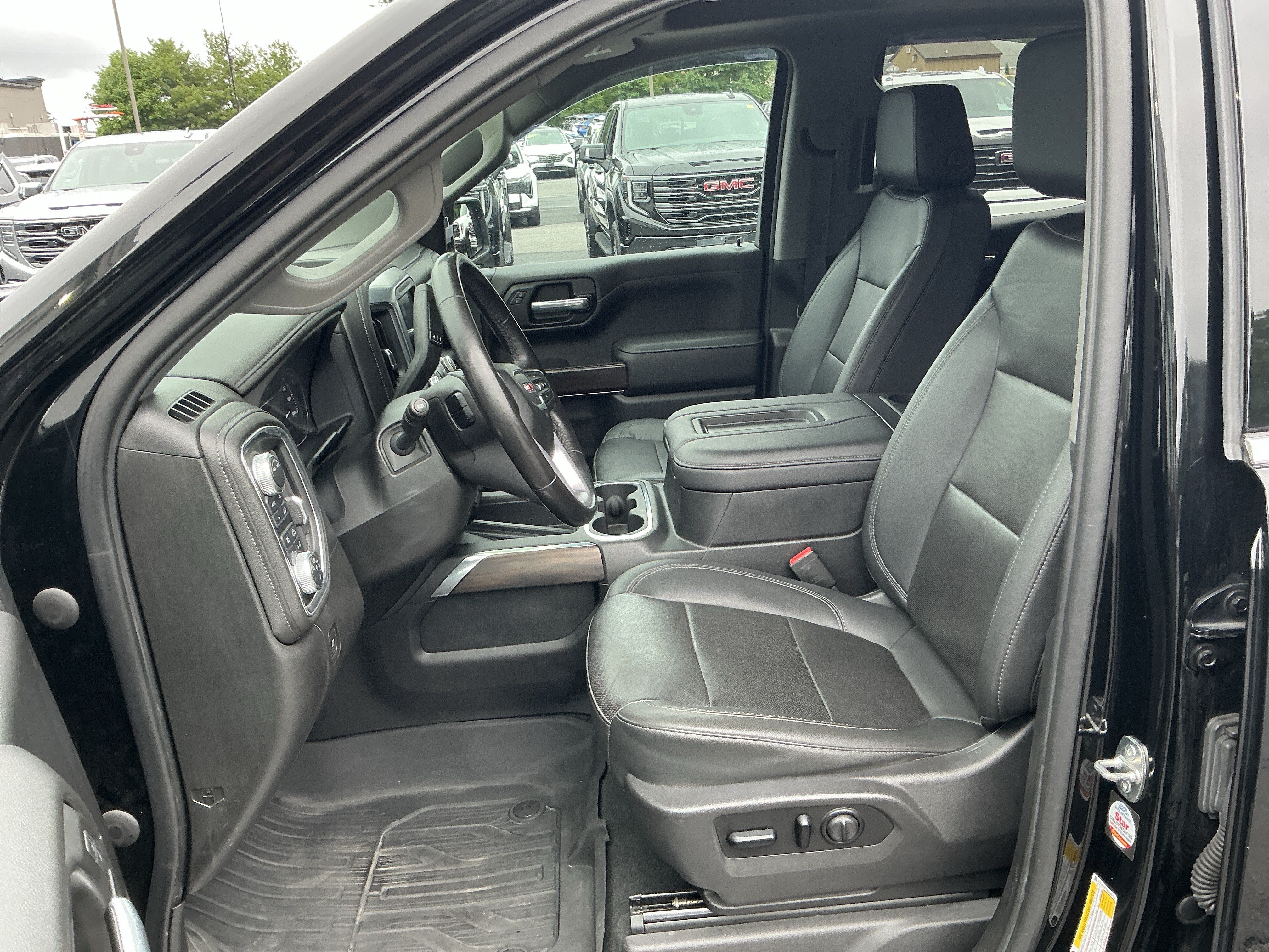 Used 2021 GMC Sierra 1500 SLT w/ SLT Premium Plus Package AWD/4WD image 15