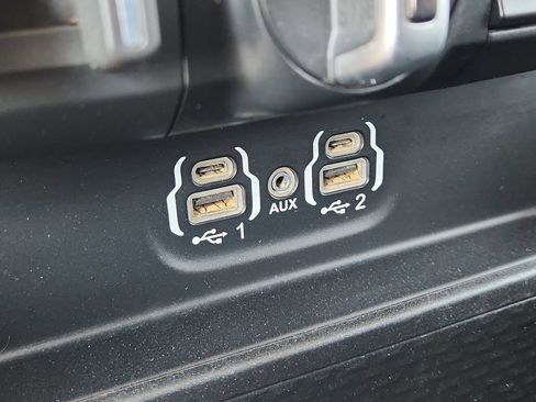 Used 2022 RAM 1500 Laramie AWD/4WD image 23