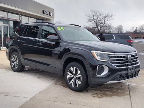 Used 2024 Volkswagen Atlas SE image 15