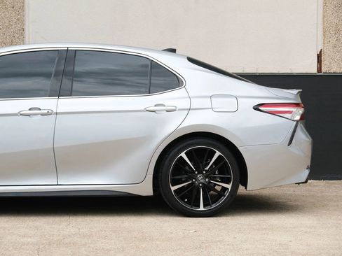 Used 2020 Toyota Camry XSE image 8