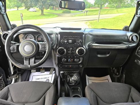 Used 2013 Jeep Wrangler Sport AWD/4WD image 18