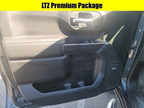 Used 2019 Chevrolet Silverado 1500 LTZ w/ LTZ Premium Package image 6