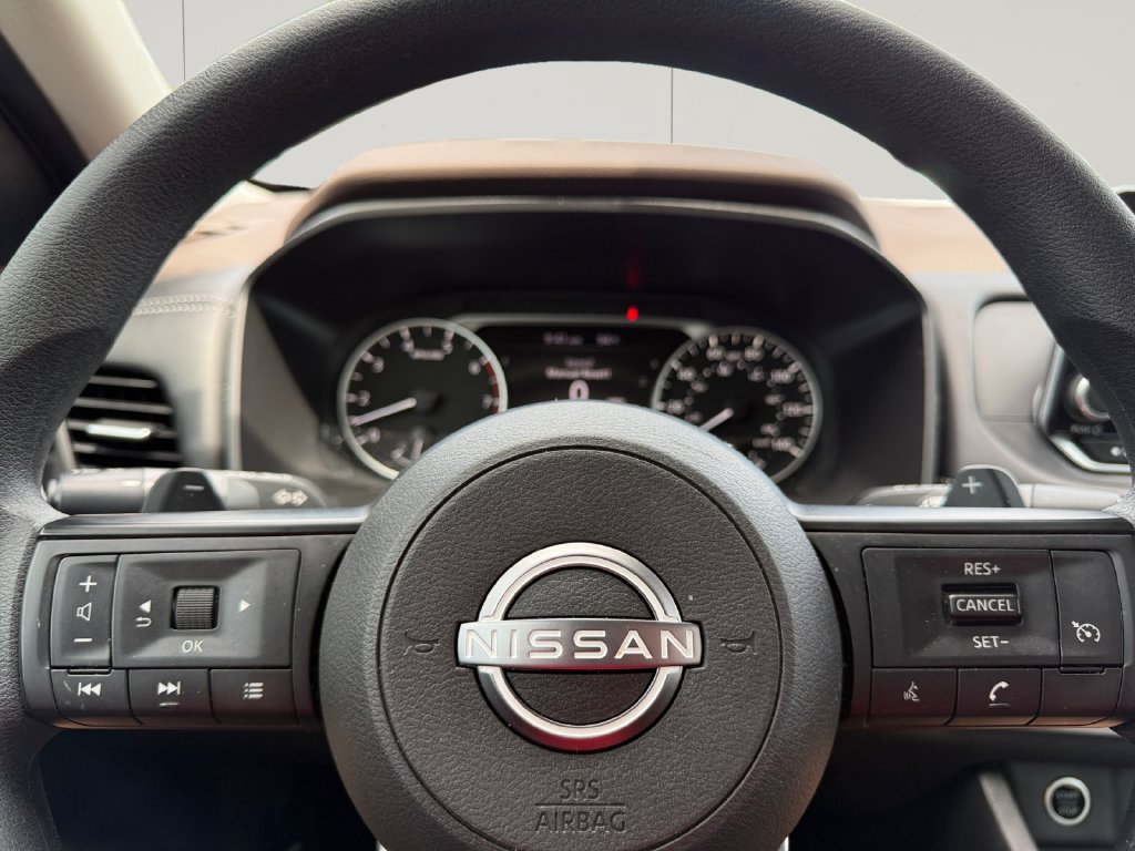 Used 2023 Nissan Rogue S FWD image 21