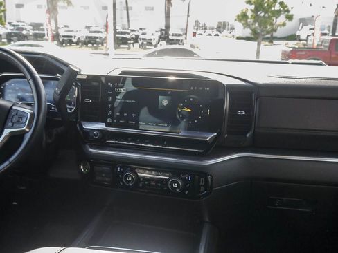 Used 2024 Chevrolet Silverado 2500 LTZ w/ LTZ Convenience Package image 11