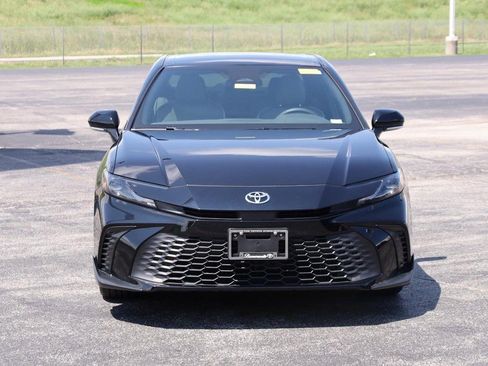 Used 2026 Toyota Camry SE AWD/4WD image 4