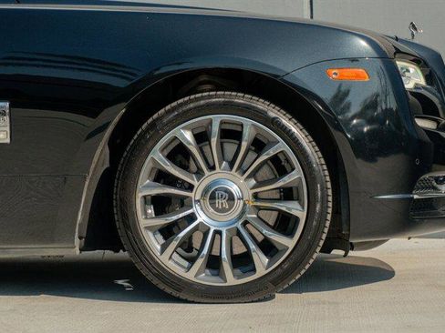 Used 2018 Rolls-Royce Dawn image 39