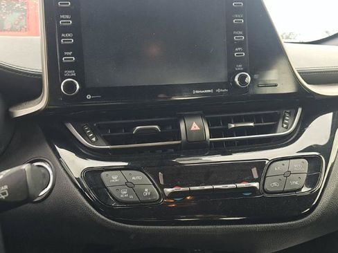 Used 2019 Toyota C-HR XLE FWD image 13