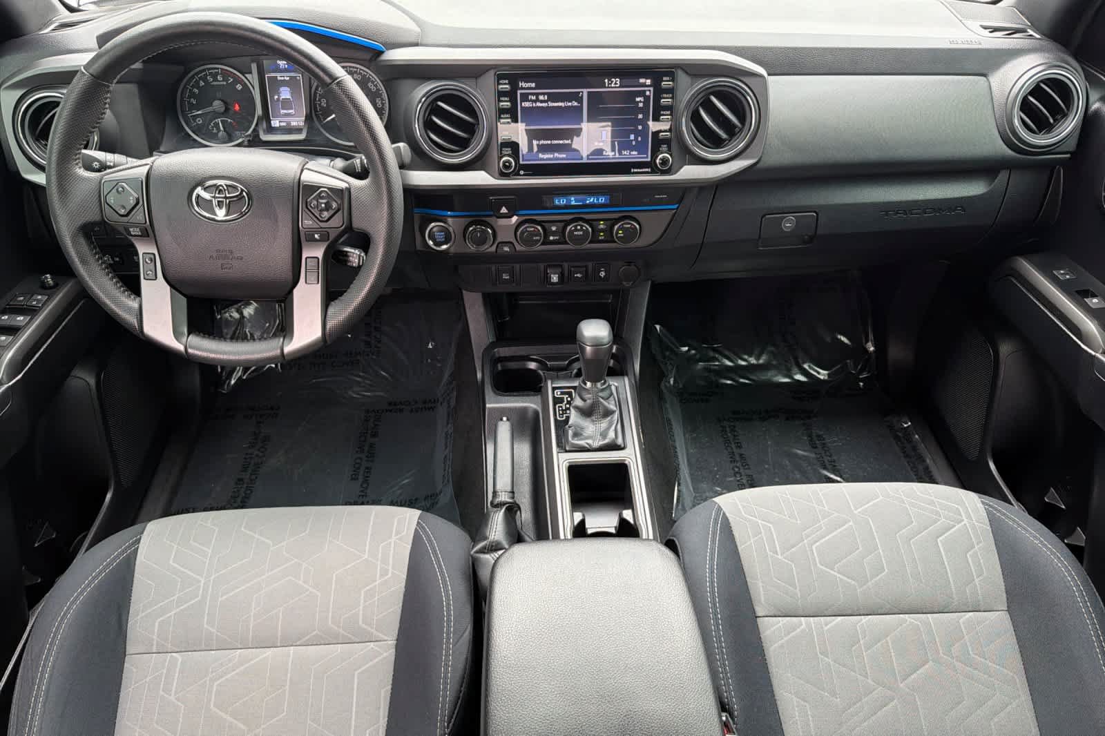 Used 2022 Toyota Tacoma TRD Off-Road AWD/4WD image 3