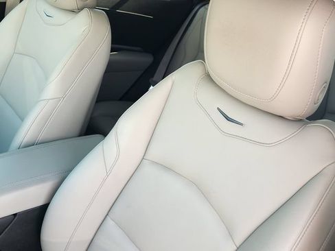 Used 2023 Cadillac XT4 Luxury FWD image 24