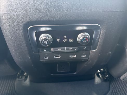 Used 2023 GMC Yukon XL Denali Ultimate AWD/4WD image 25