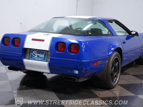 Used 1996 Chevrolet Corvette Coupe RWD image 11