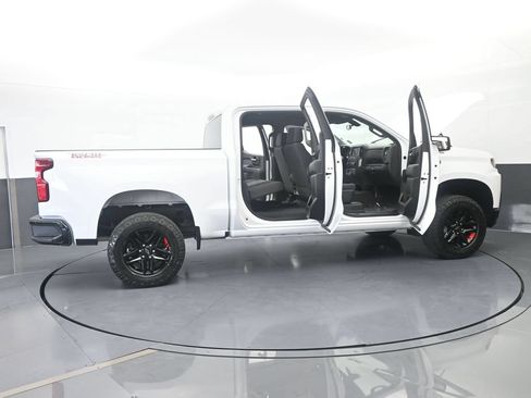 Used 2021 Chevrolet Silverado 1500 Custom Trail Boss AWD/4WD image 75