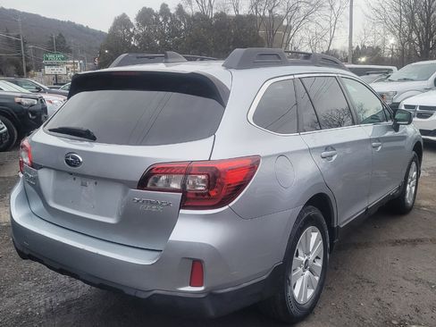 Used 2016 Subaru Outback 2.5i Premium image 8
