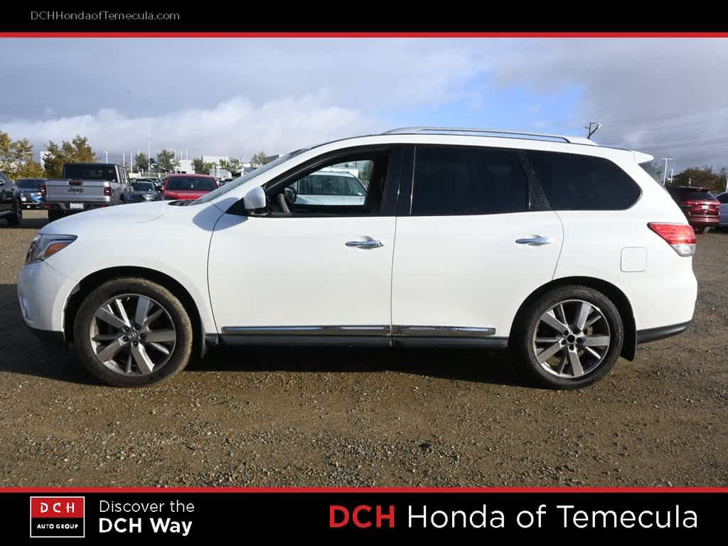 Used 2016 Nissan Pathfinder Platinum w/ Cargo Package FWD image 4