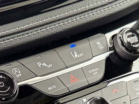 New 2026 Chrysler Pacifica Select image 40