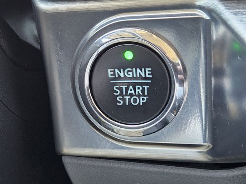 Used 2021 Ford F150 Lariat w/ Trailer Tow Package image 21