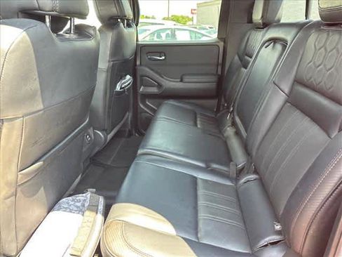Used 2022 Nissan Frontier PRO-4X w/ Pro-4X Premium Package AWD/4WD image 13