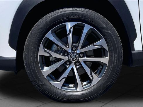 Used 2025 Toyota Corolla Cross XLE w/ Convenience Package FWD image 10