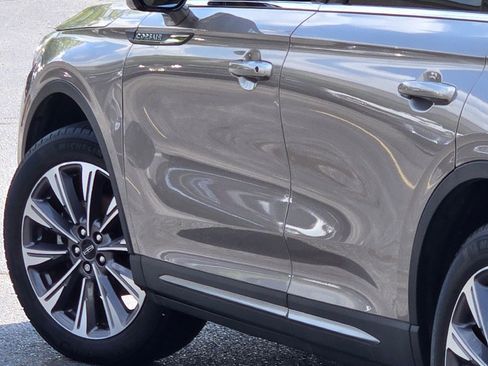 Certified 2021 Lincoln Corsair Reserve w/ Elements Package image 15