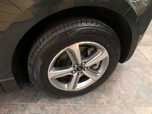 Certified 2024 Ford Edge SEL w/ Convenience Package AWD/4WD image 9