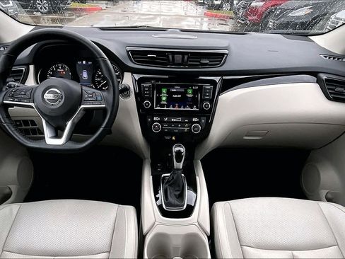 Certified 2022 Nissan Rogue Sport SL w/ Premium Package image 15