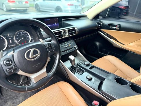 Used 2015 Lexus IS 250 RWD image 12