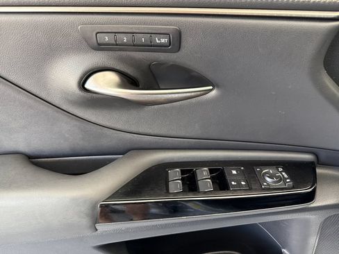 Used 2022 Lexus ES 300h w/ Premium Package FWD image 10